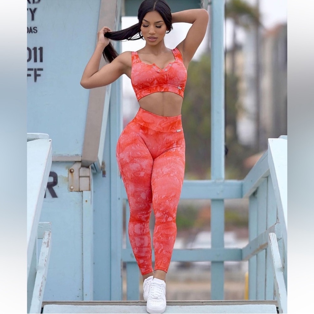 Bombshell Sportswear Hawaiian Punch Red Pink Ribbed Seamless Leggings & Bra Set